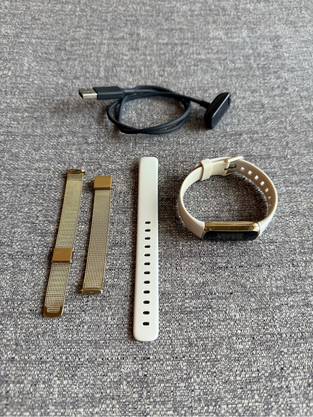FITBIT Luxe Gold/Lunar White